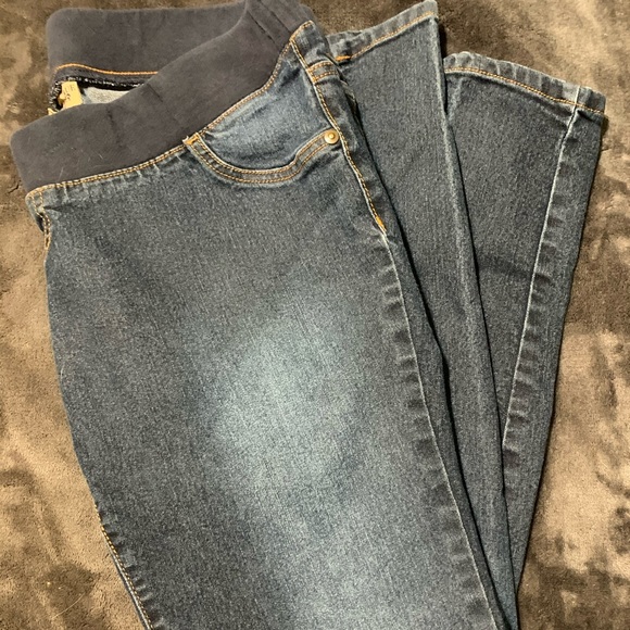 Maternity jeans - Picture 2 of 3